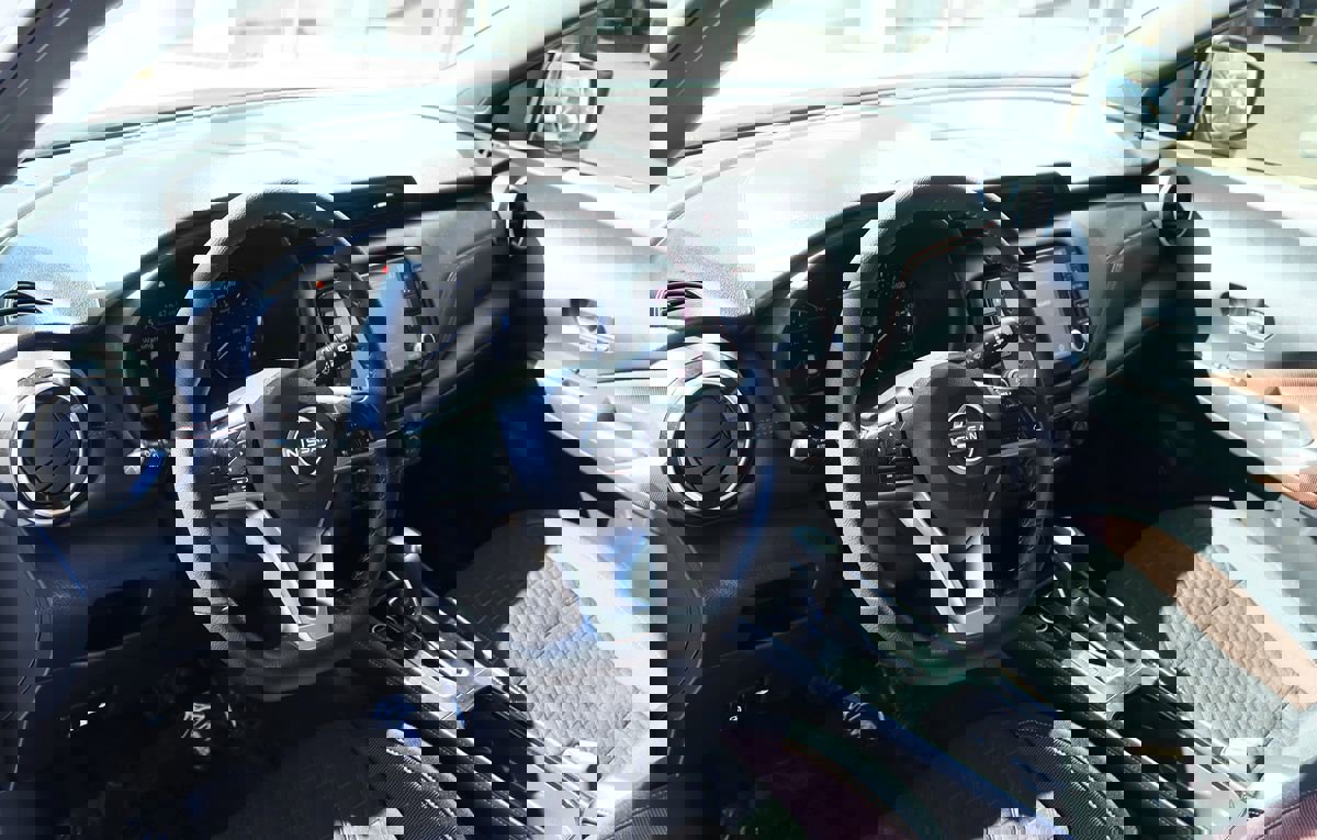 Used 2023 Nissan Kicks SR image 38