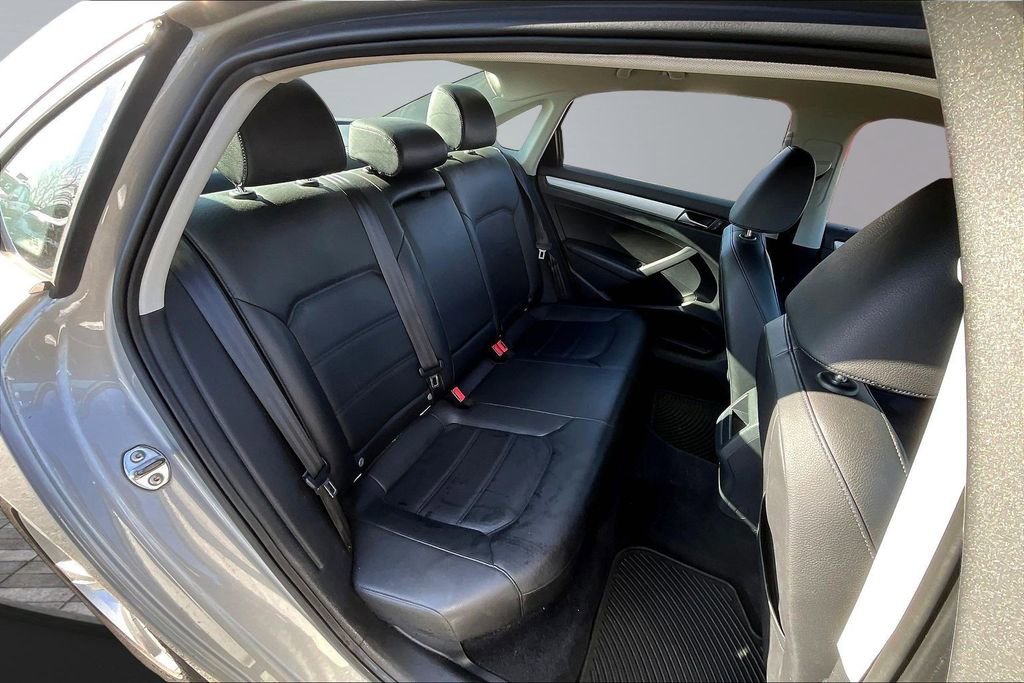 Used 2012 Volkswagen Passat 2.5 SE image 17