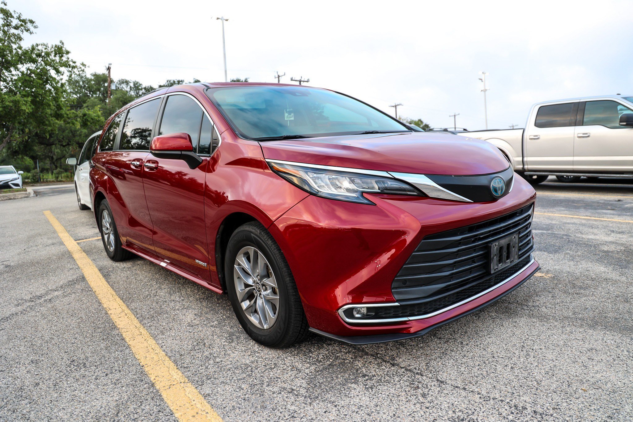 Used 2021 Toyota Sienna XLE FWD image 10
