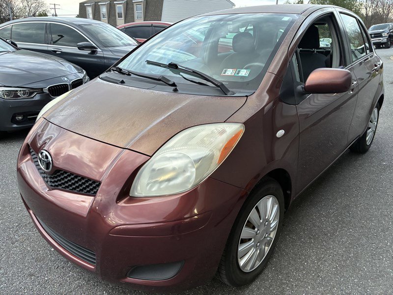 Used 2009 Toyota Yaris 4-Door Hatchback image 3