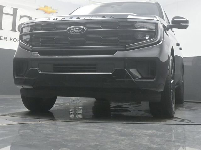 Used 2025 Ford Expedition Max Platinum w/ Stealth Appearance Package AWD/4WD image 60