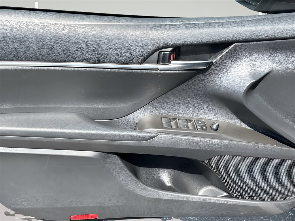 Used 2024 Toyota Camry SE image 24