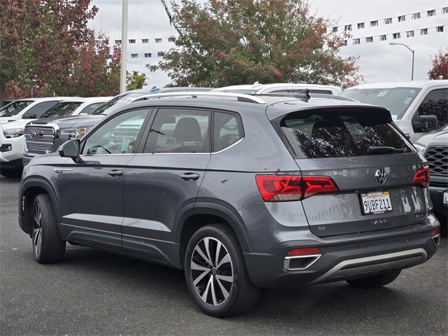 Used 2022 Volkswagen Taos SE w/ Panoramic Sunroof Package image 6