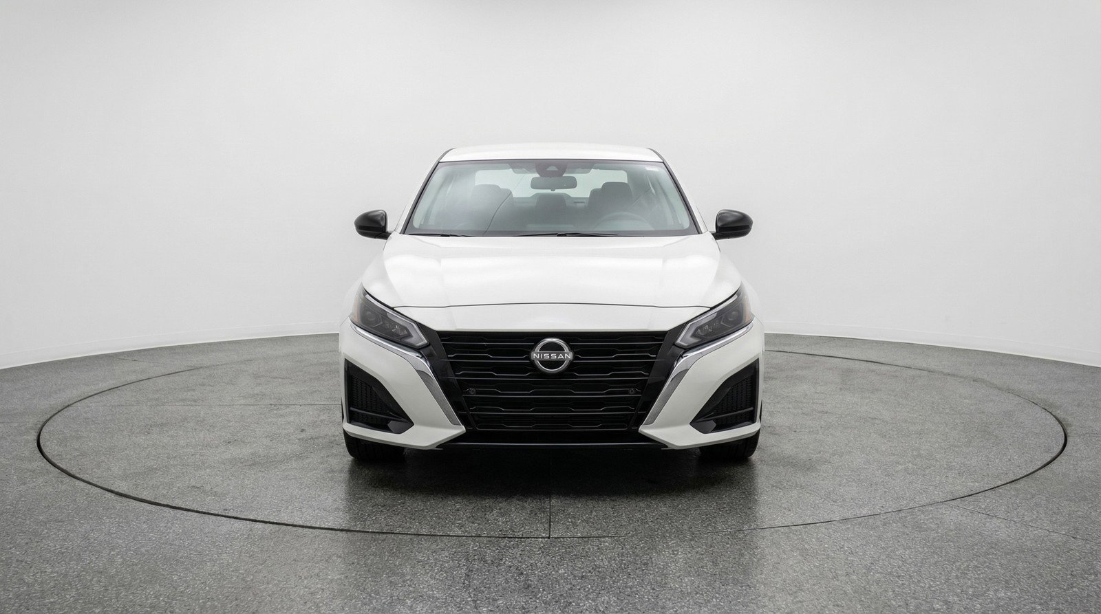 Used 2025 Nissan Altima 2.5 SV image 2