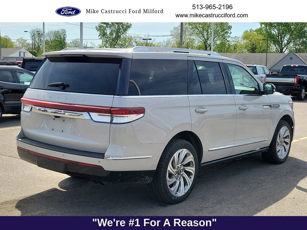 Used 2024 Lincoln Navigator Premiere AWD/4WD image 5