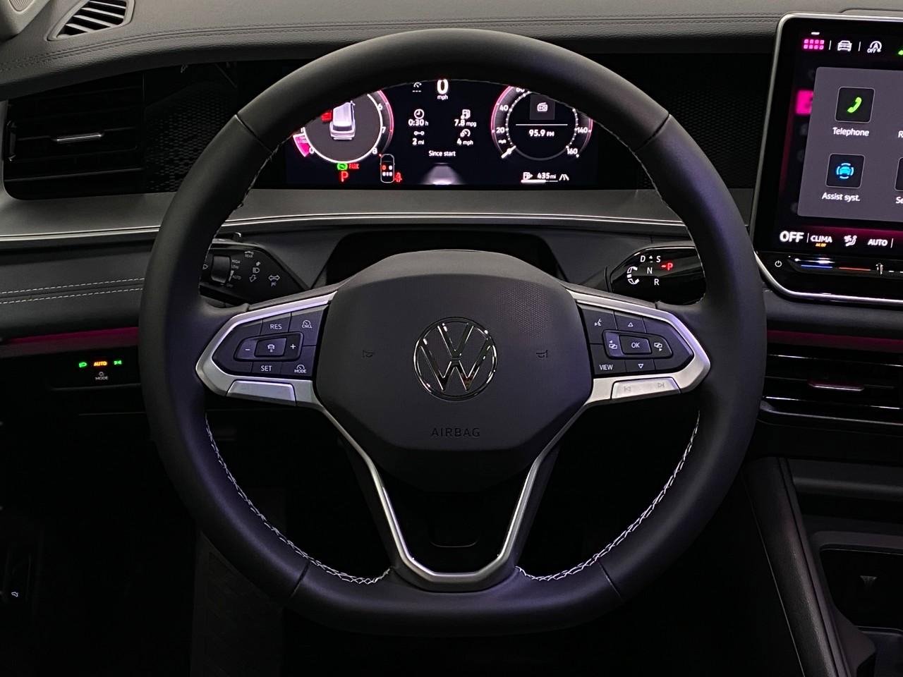 New 2026 Volkswagen Tiguan SE image 14