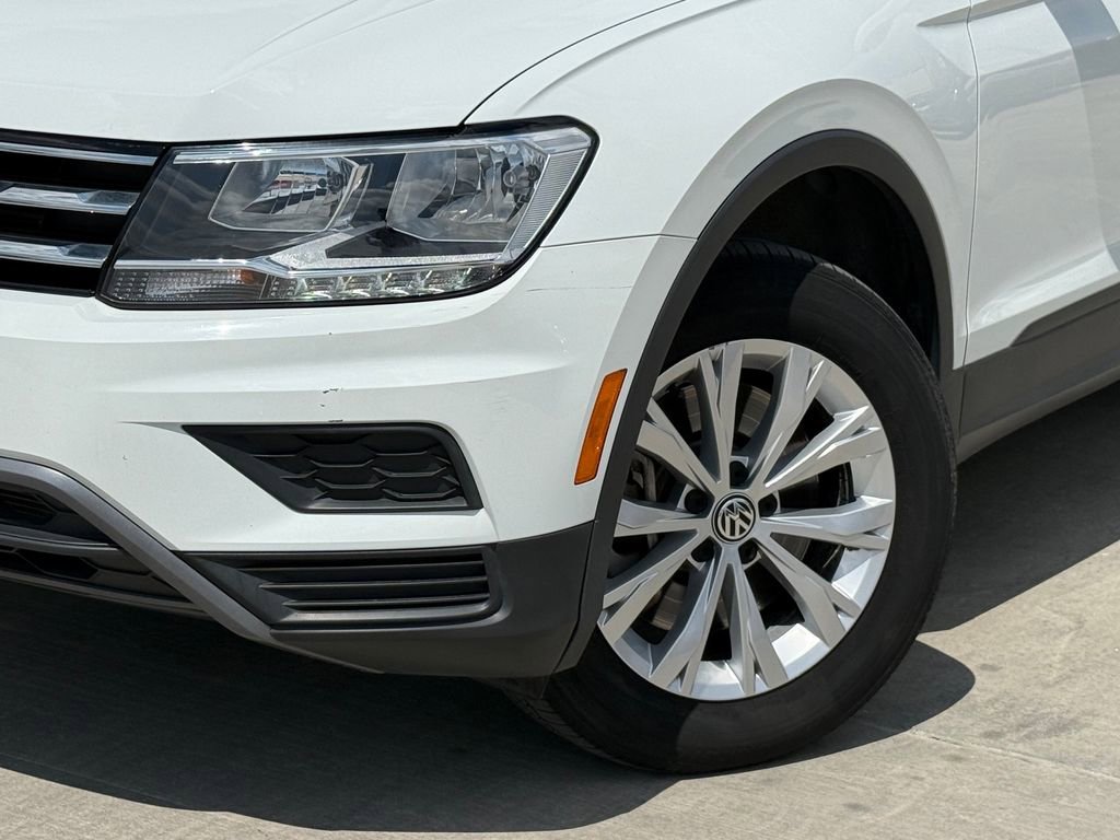 Used 2020 Volkswagen Tiguan S image 2