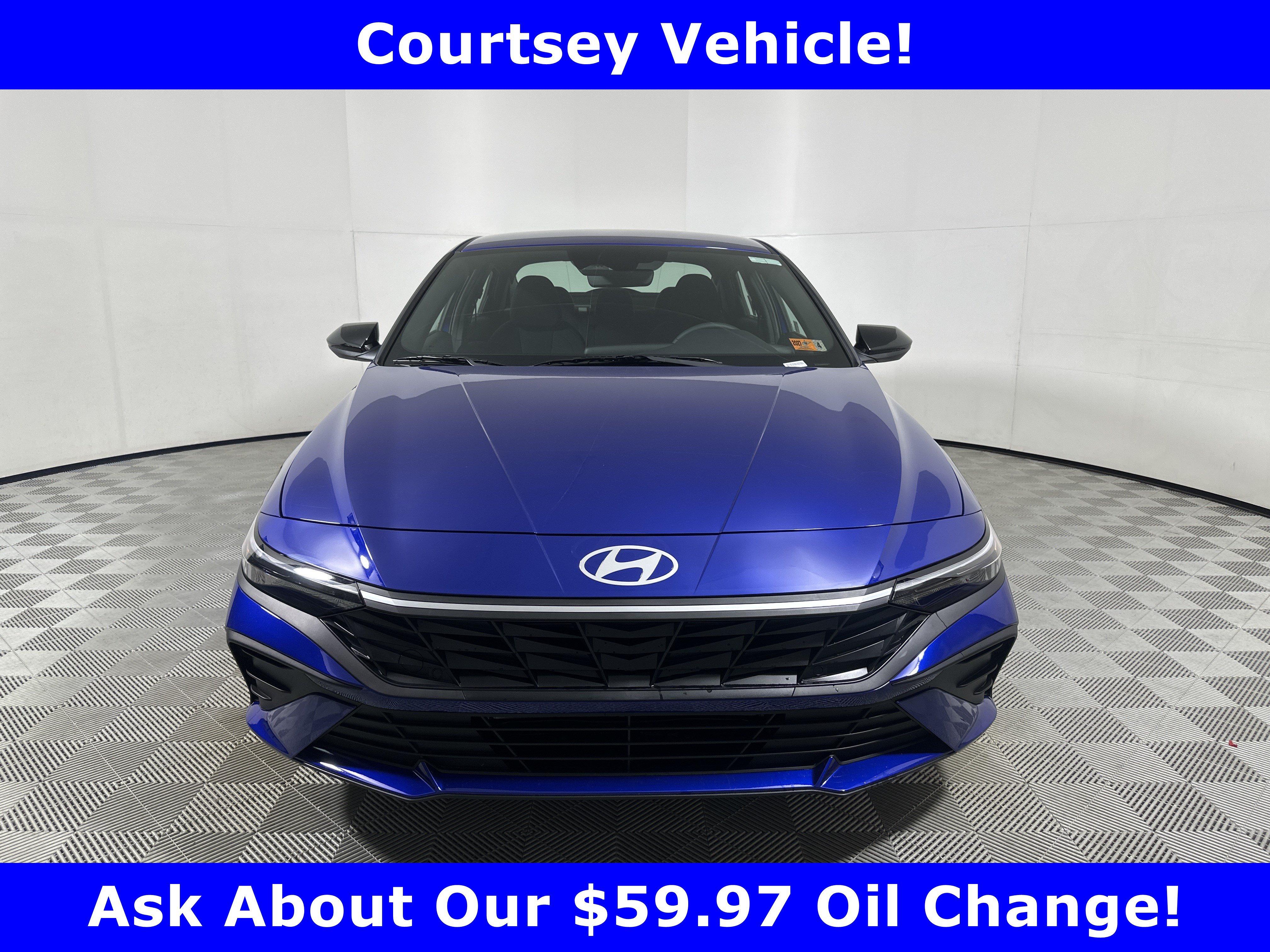 Used 2025 Hyundai Elantra Sport FWD image 2