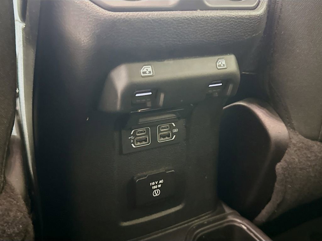 Used 2019 Jeep Wrangler Unlimited Sahara image 22