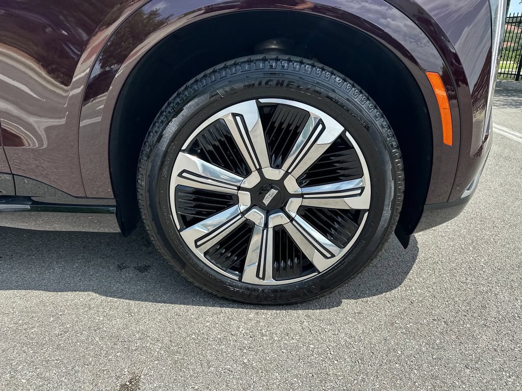 Used 2025 Cadillac Escalade IQ Luxury 2 w/ LPO, Premium Carpet Package AWD/4WD image 14