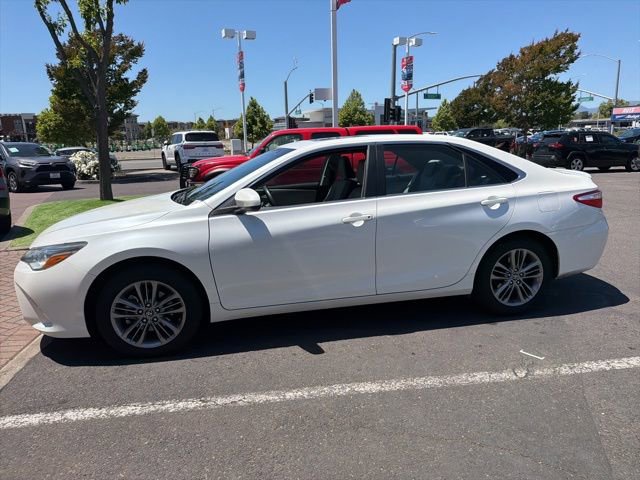 Used 2017 Toyota Camry SE w/ Moonroof Package FWD image 12
