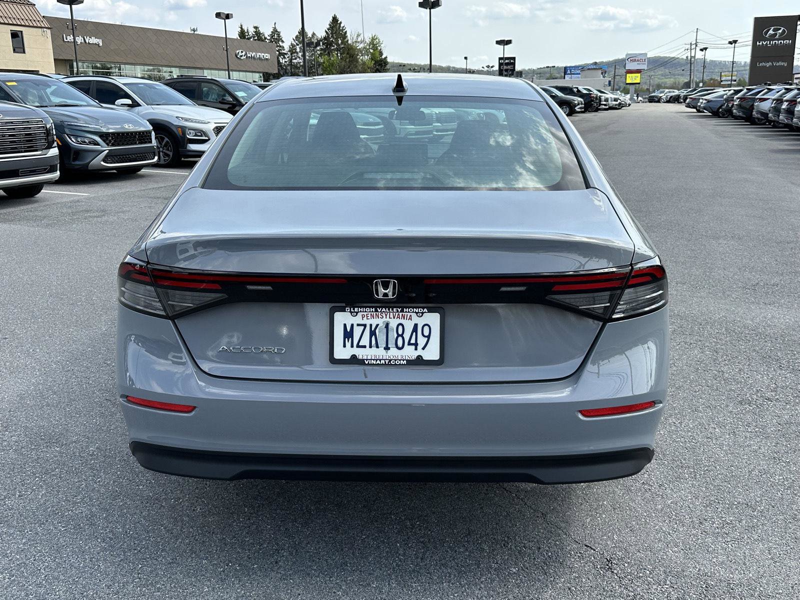 Used 2025 Honda Accord SE image 7