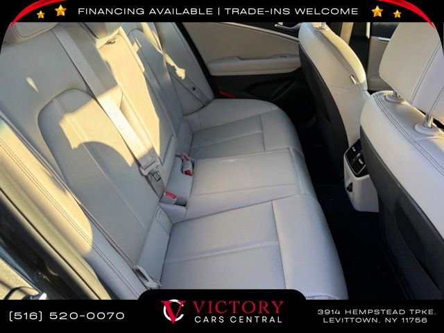 Used 2023 Genesis G70 2.0T image 22