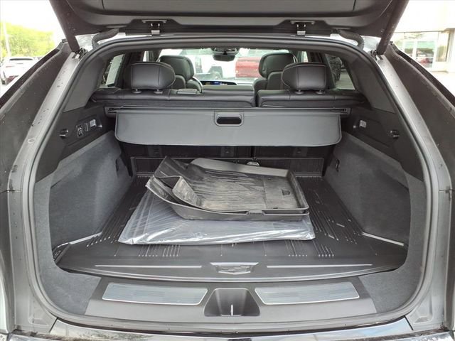 Certified 2025 Cadillac Lyriq Luxury w/ LPO, Floor Liner Package AWD/4WD image 19