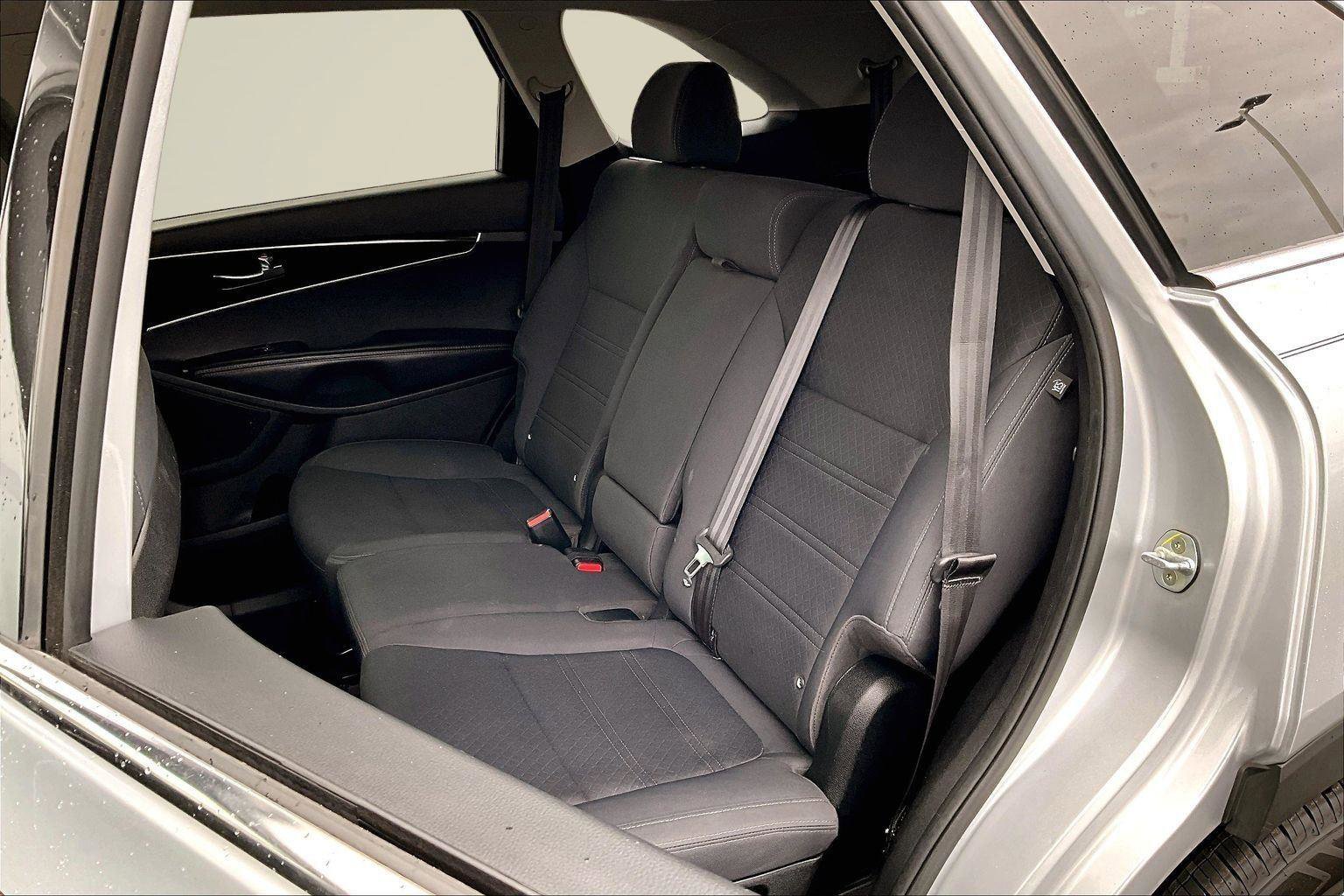 Used 2016 Kia Sorento LX w/ LX Convenience Package image 27