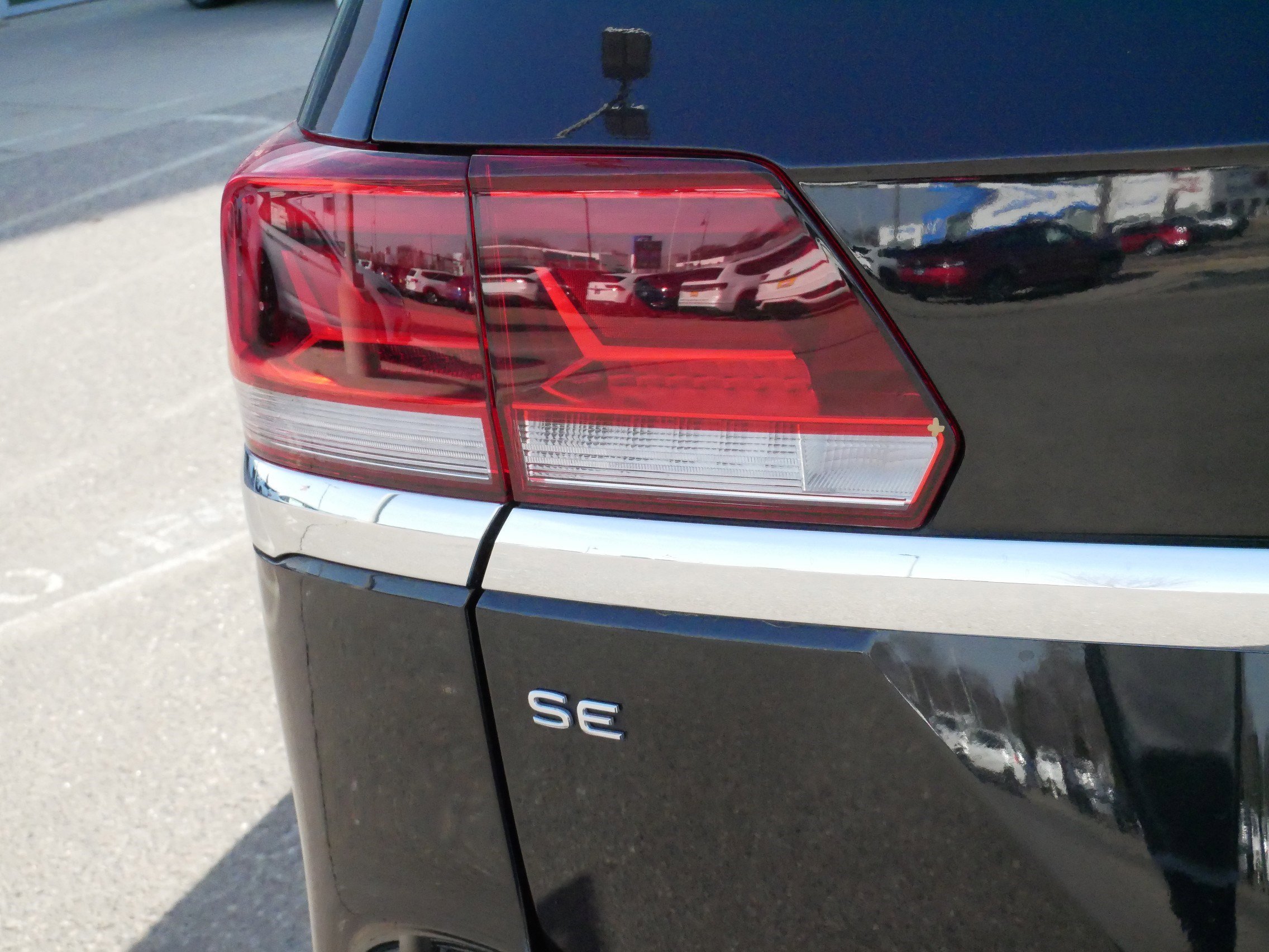 Certified 2023 Volkswagen Atlas SE image 17