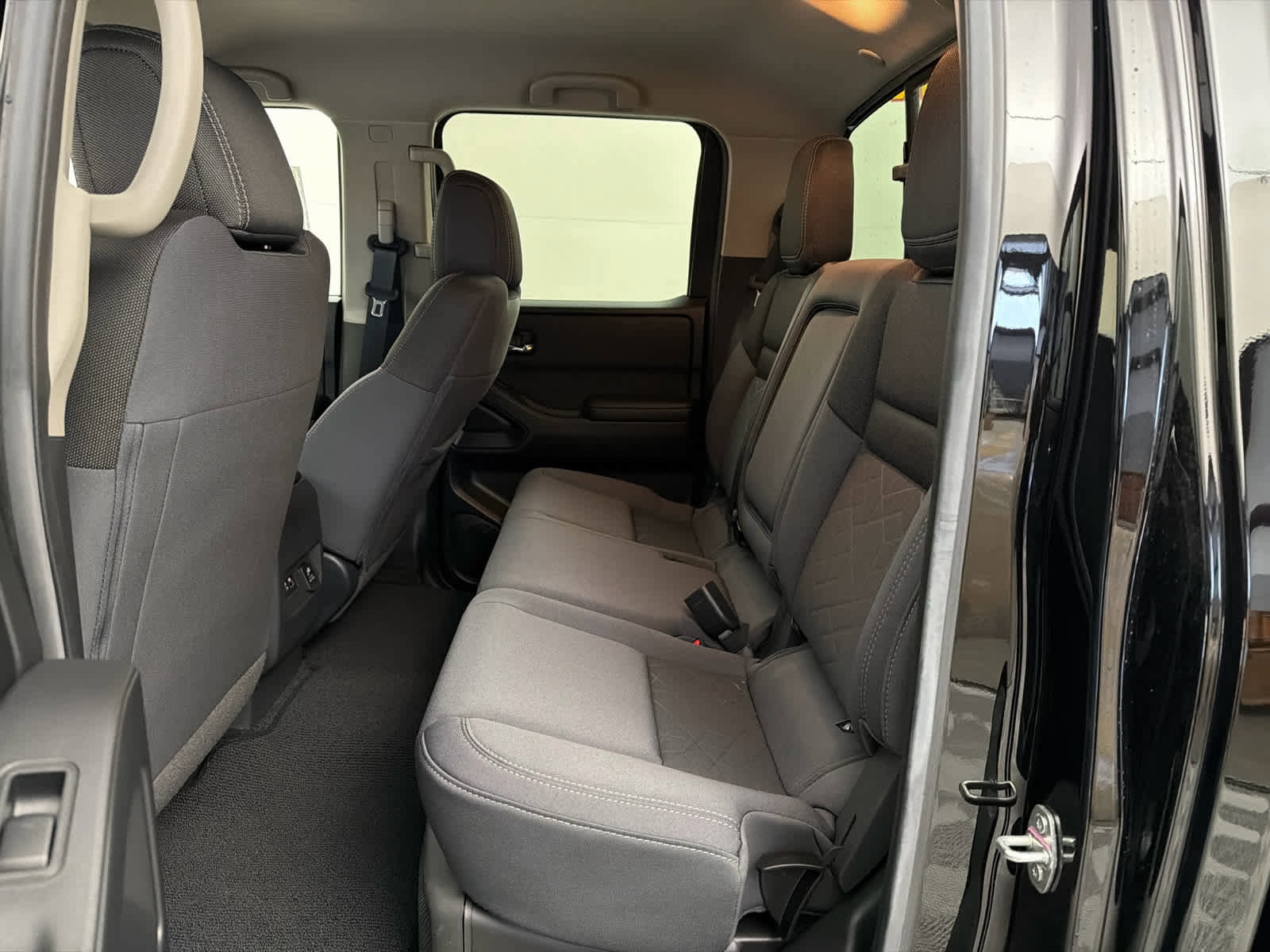 New 2025 Nissan Frontier SV w/ SV Convenience Package image 16