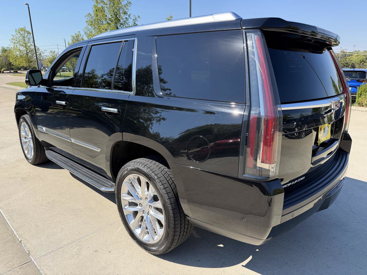 Used 2020 Cadillac Escalade Luxury AWD/4WD image 5