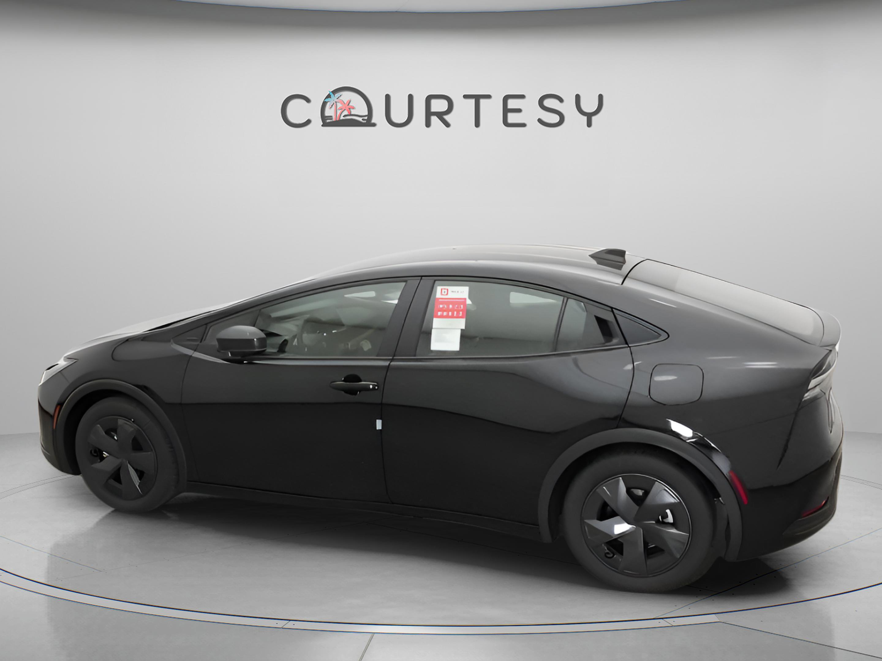 New 2025 Toyota Prius Plug-In Hybrid image 8