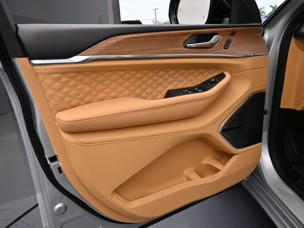 New 2025 Jeep Grand Cherokee L Summit AWD/4WD image 18