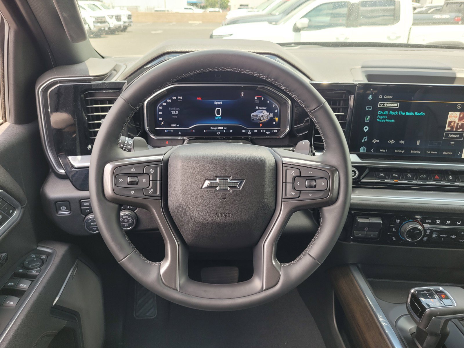 Used 2025 Chevrolet Silverado 1500 High Country w/ Midnight Edition AWD/4WD image 16