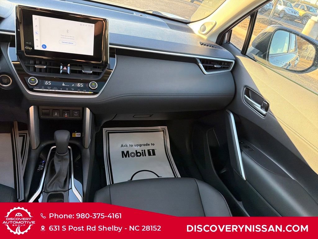 Used 2023 Toyota Corolla Cross XLE image 35