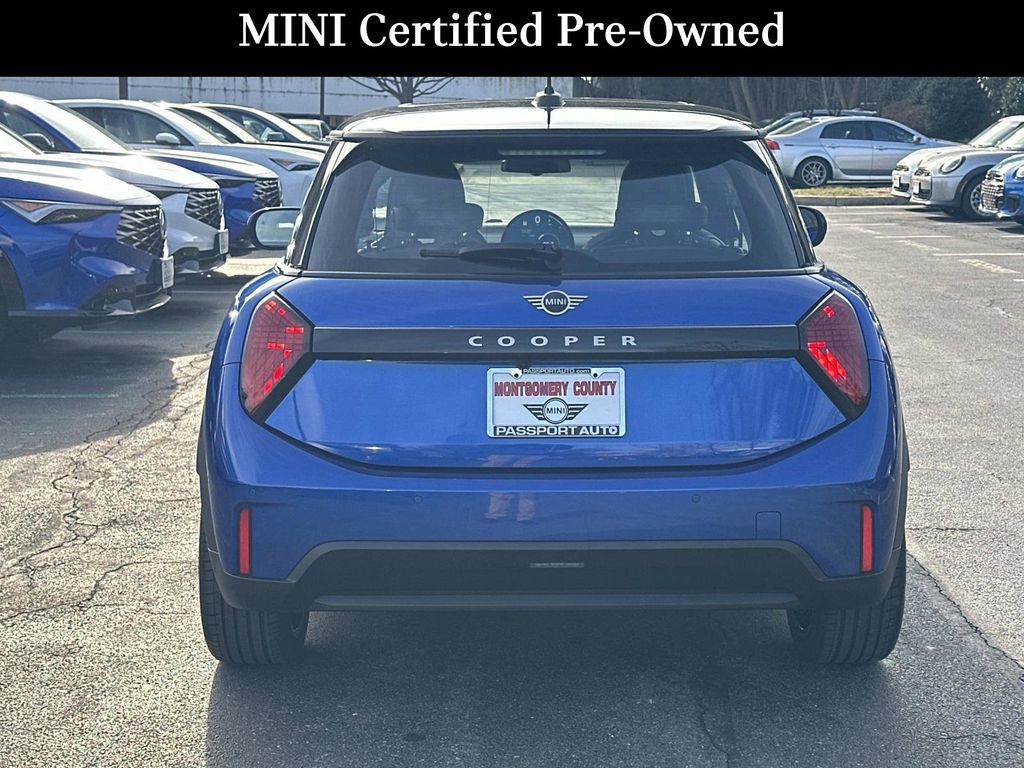 Used 2025 MINI Cooper 2-Door Hardtop image 3