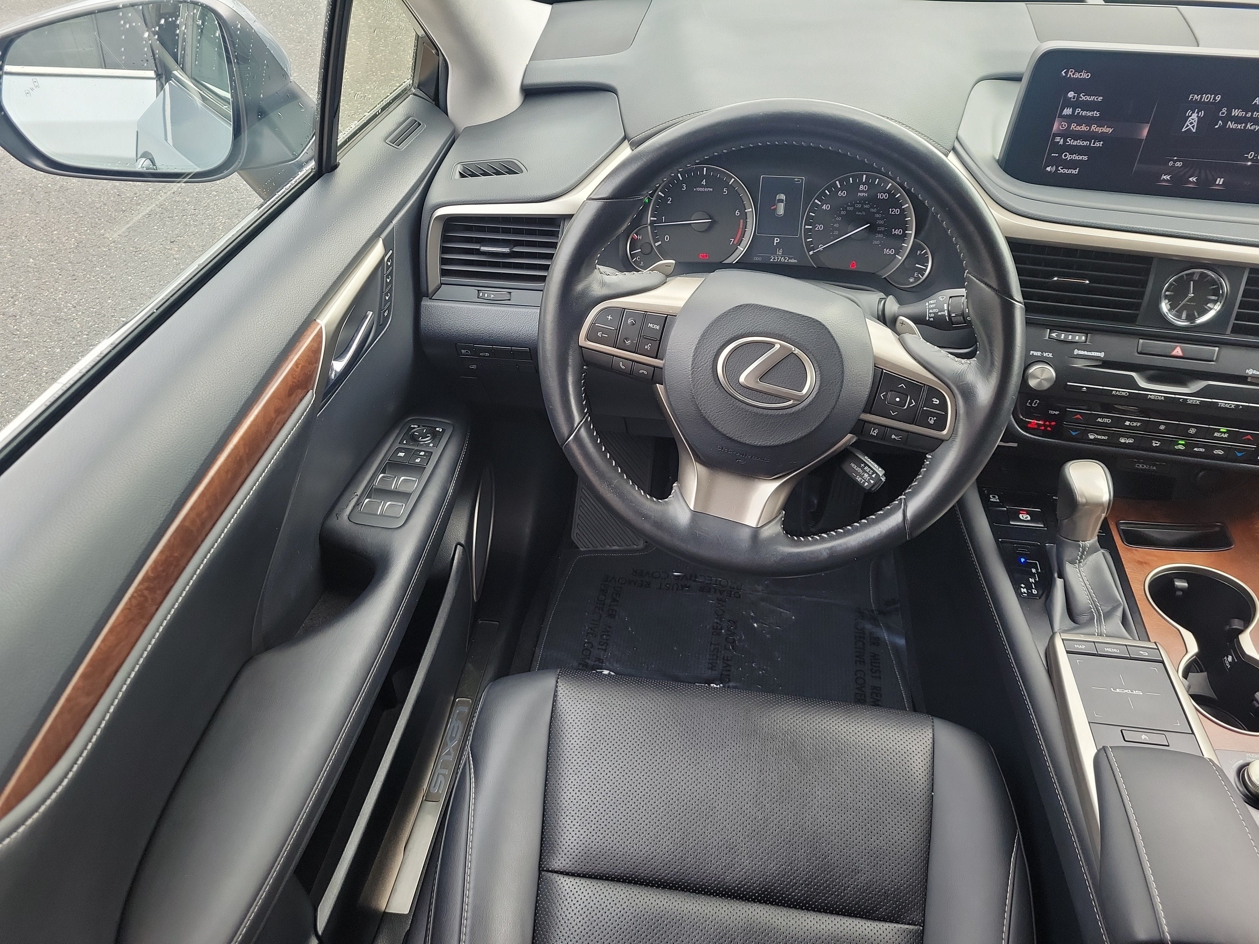 Used 2022 Lexus RX 350L Premium w/ Premium Package AWD/4WD image 19