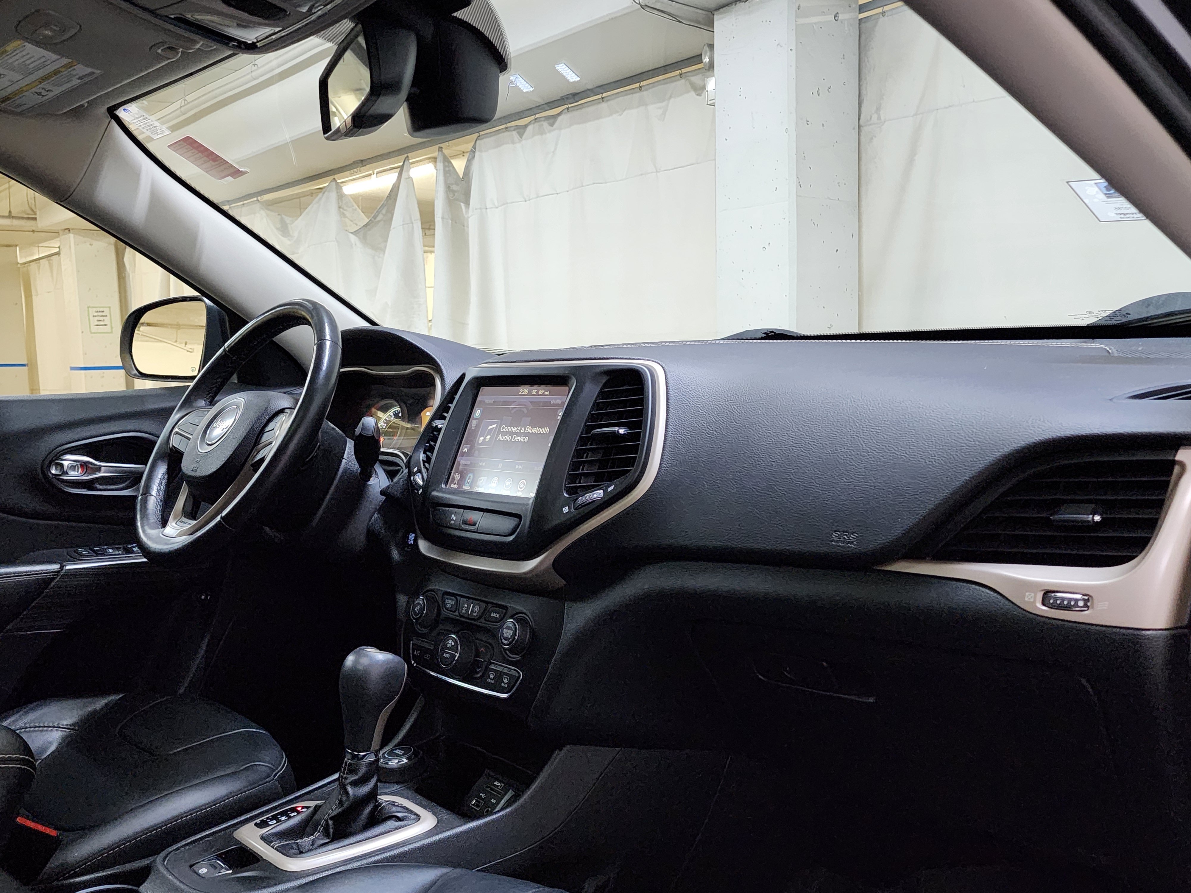 Used 2015 Jeep Cherokee Limited AWD/4WD image 22
