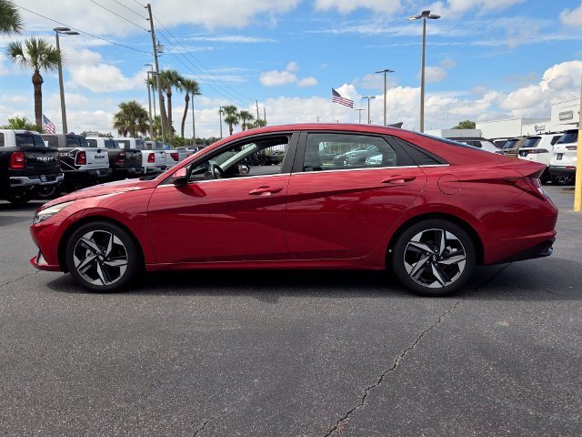 Used 2023 Hyundai Elantra Limited FWD image 4