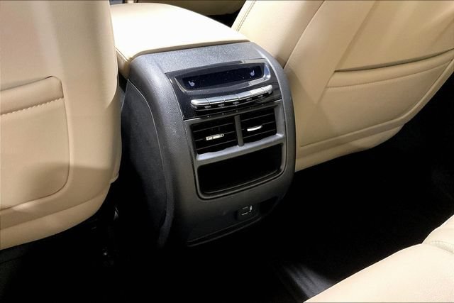 Used 2018 Cadillac XT5 Luxury w/ Driver Awareness Package AWD/4WD image 10