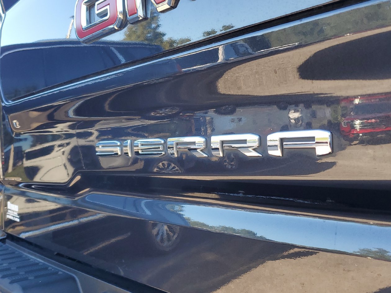 Used 2023 GMC Sierra 1500 AT4 w/ AT4 Premium Package AWD/4WD image 7
