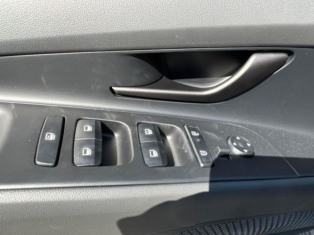 New 2026 Hyundai Elantra SEL Sport FWD image 11