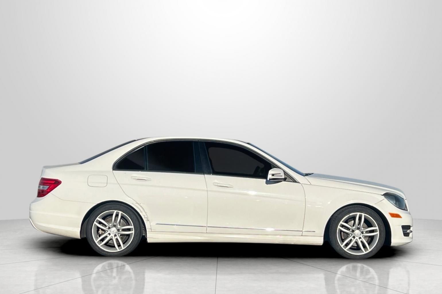 Used 2013 Mercedes-Benz C 250 Sedan image 4
