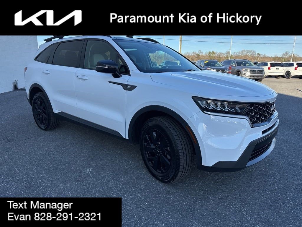 Used 2023 Kia Sorento S w/ Panoramic Sunroof Package image 3