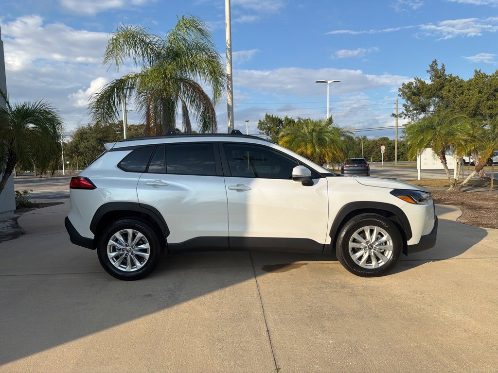 Used 2024 Toyota Corolla Cross LE image 11