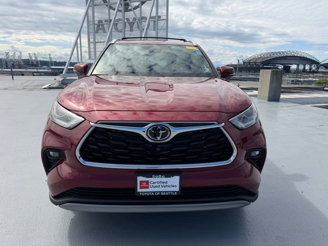 Certified 2024 Toyota Highlander Platinum AWD/4WD image 5