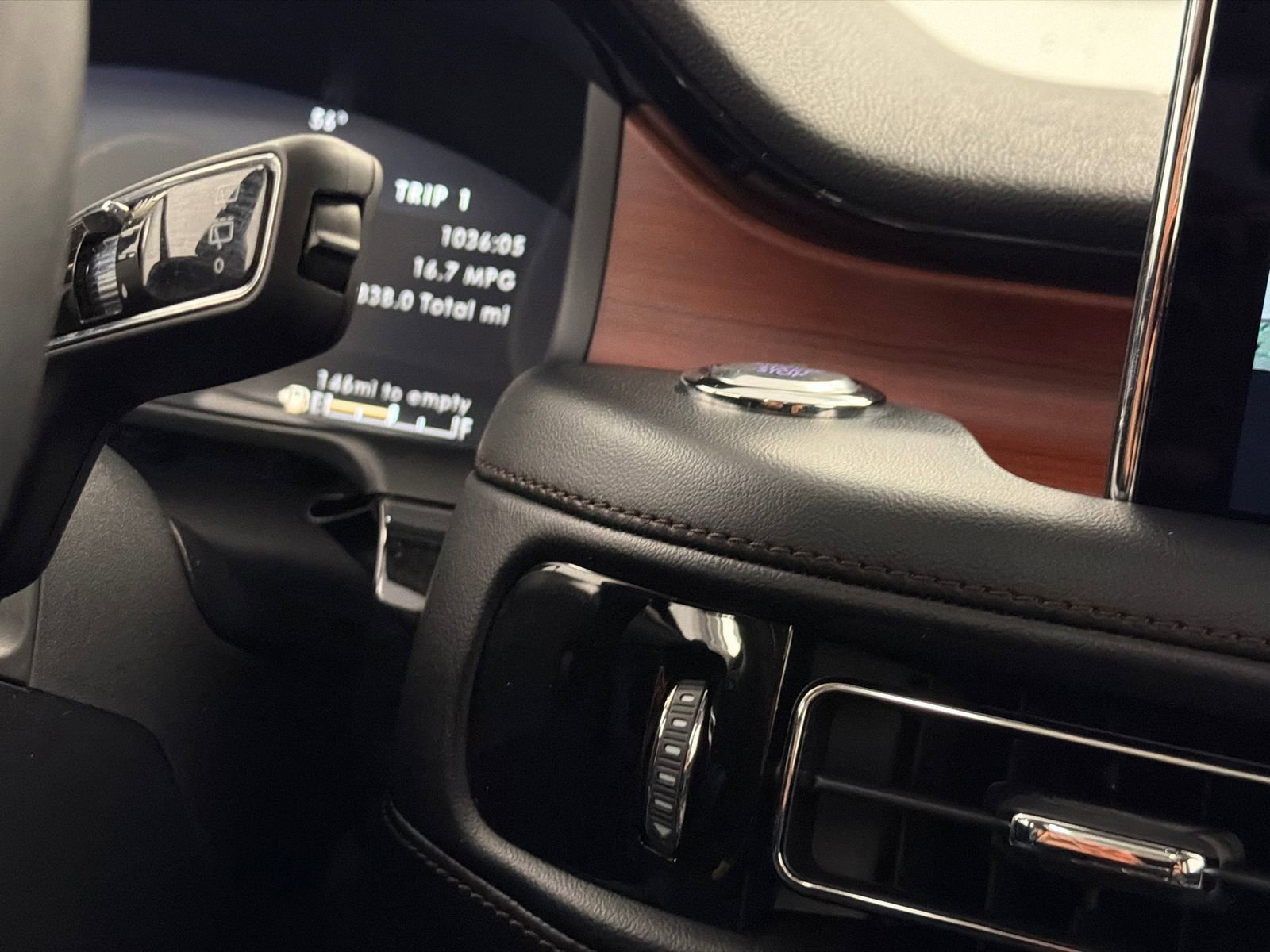 Used 2023 Lincoln Aviator Reserve w/ Jet Package AWD/4WD image 28