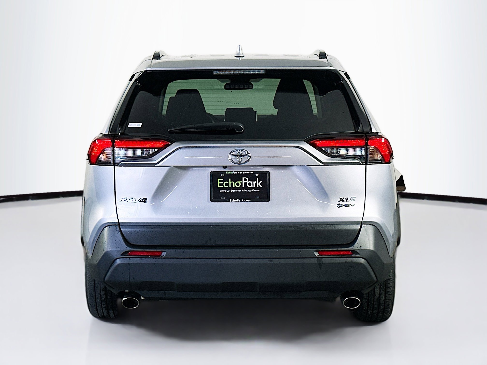 Used 2025 Toyota RAV4 XLE AWD/4WD image 7
