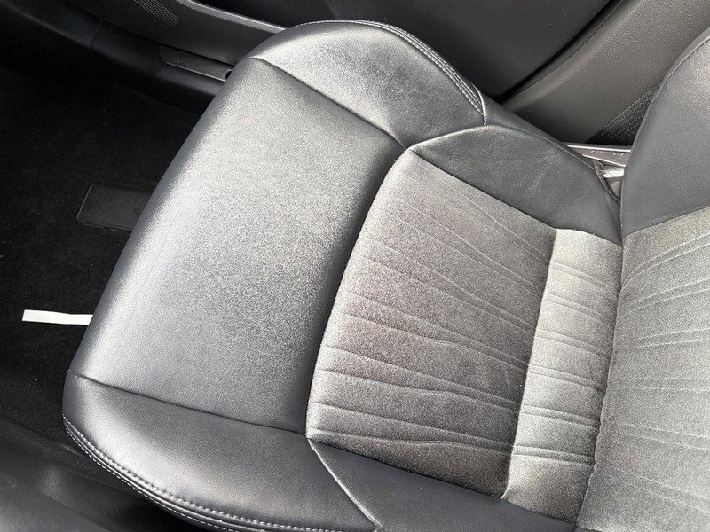 Used 2021 Toyota Venza XLE image 27