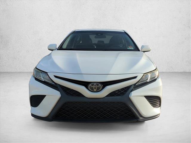 Used 2018 Toyota Camry SE FWD image 2