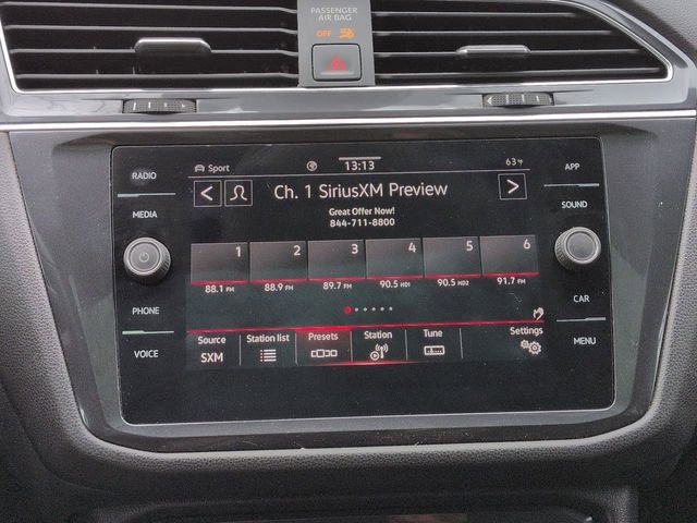 Used 2022 Volkswagen Tiguan SE R-Line image 17