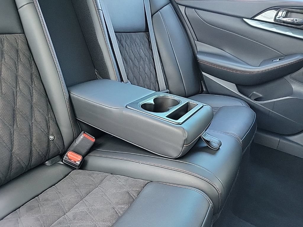 Used 2023 Nissan Maxima SR w/ Sport Mat Group FWD image 16