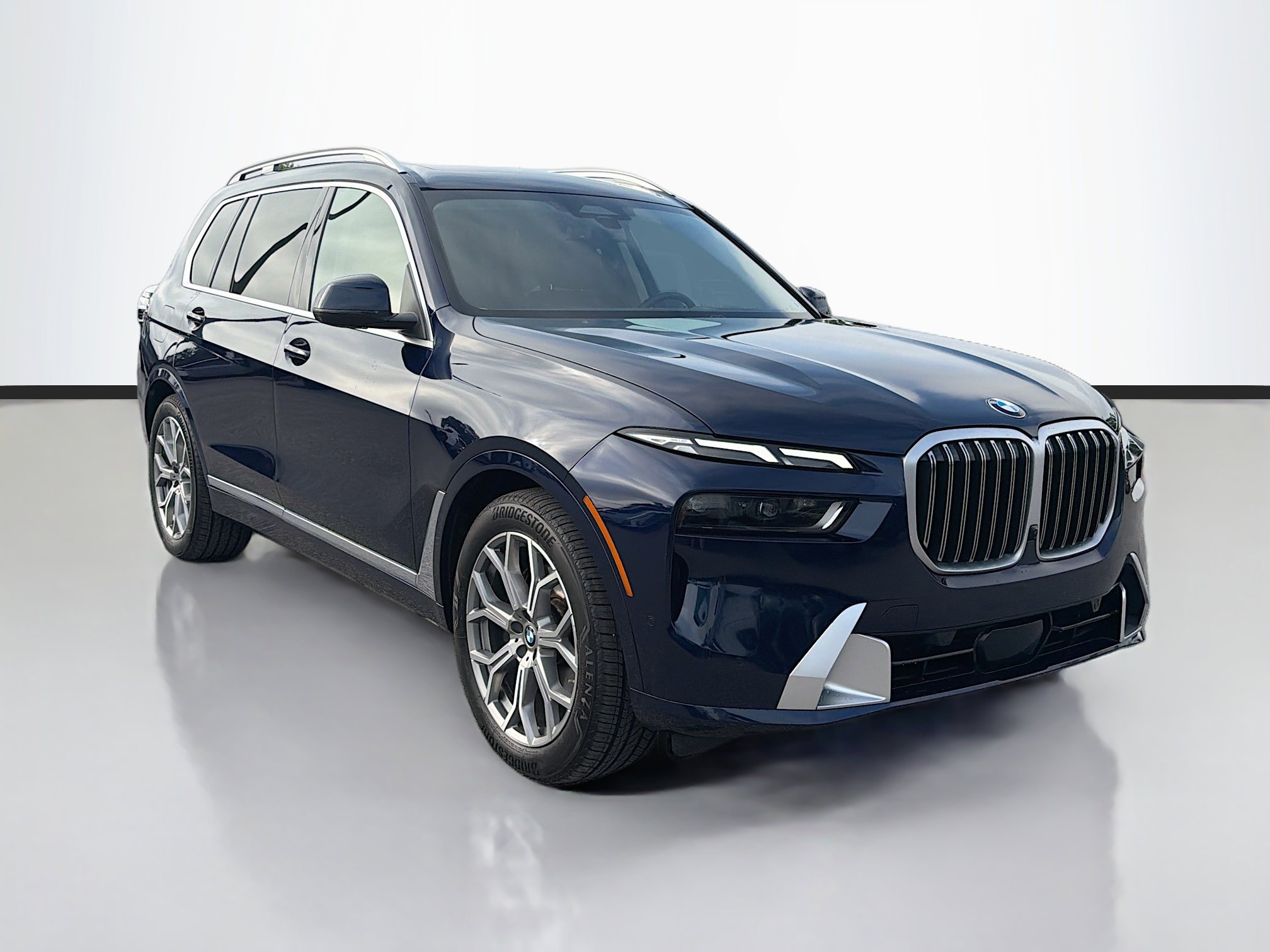 Used 2024 BMW X7 xDrive40i w/ Premium Package AWD/4WD image 7
