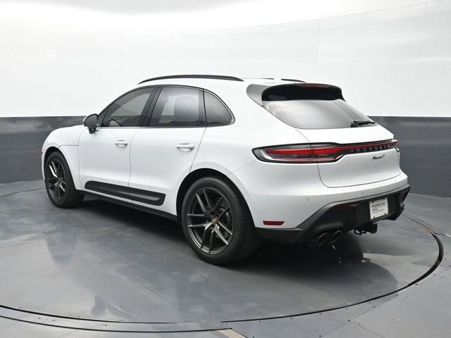 Certified 2023 Porsche Macan Turbo image 3