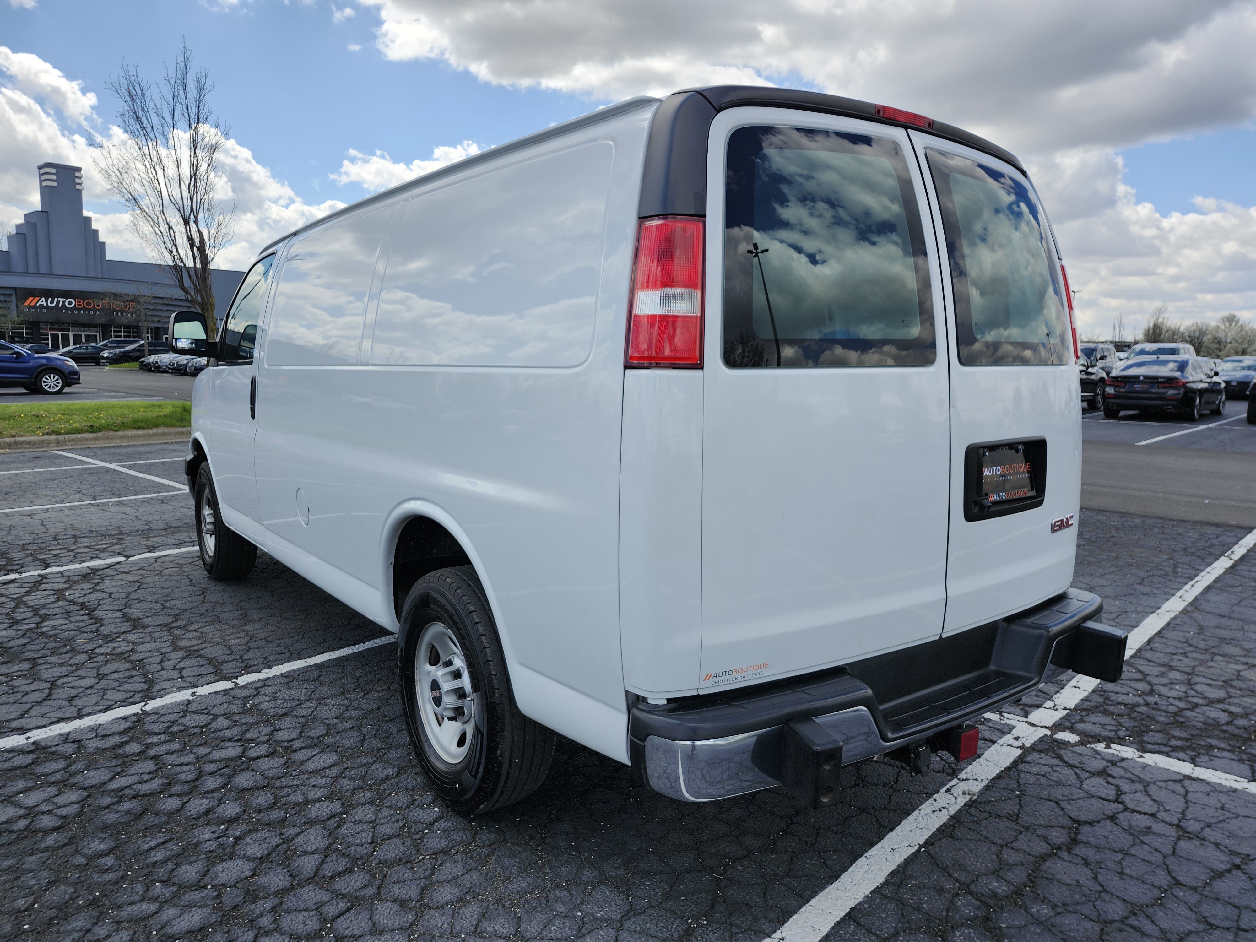 Used 2020 GMC Savana 2500 w/ Driver Convenience Package image 13