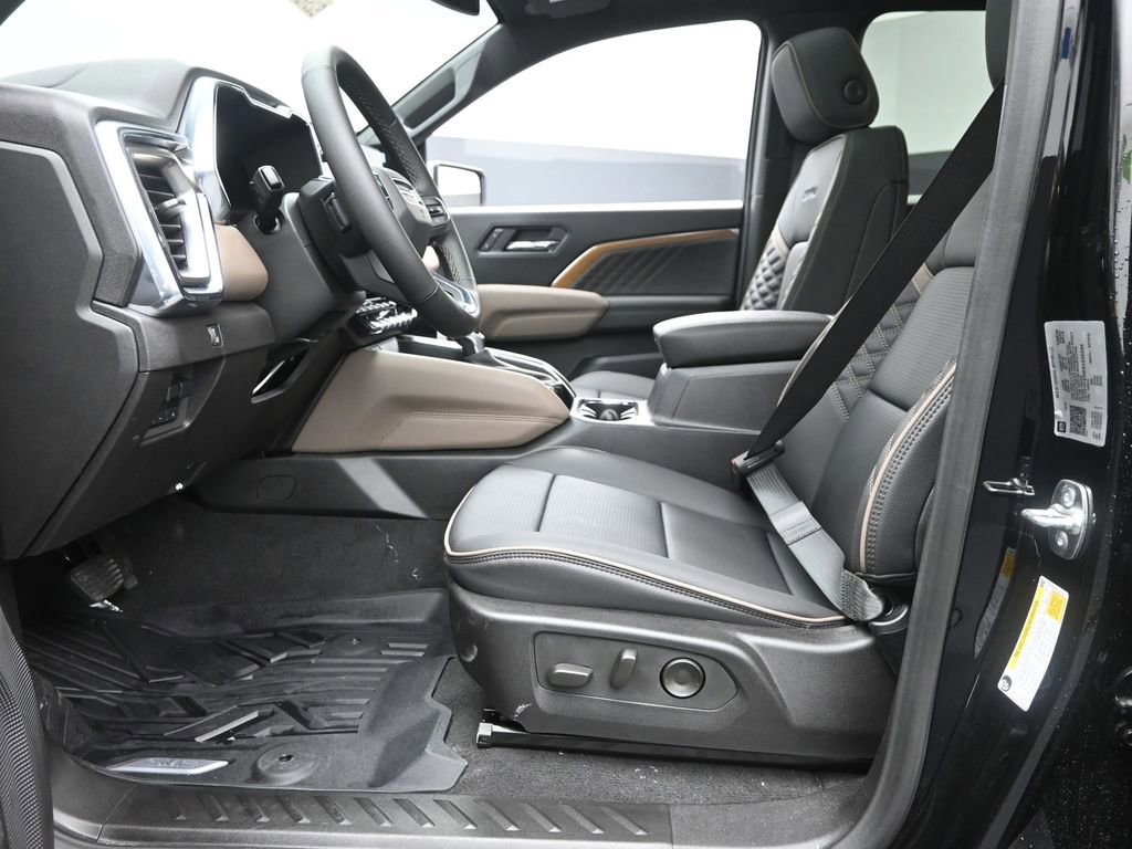 New 2025 GMC Canyon Denali w/ LPO, Denali Black Edition image 15