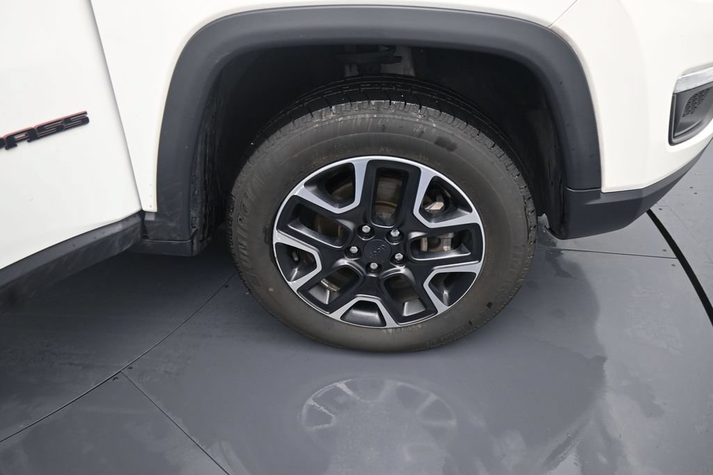 Used 2019 Jeep Compass Trailhawk w/ Popular Equipment Group AWD/4WD image 13