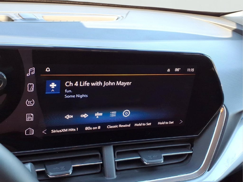 Certified 2025 Chevrolet Trax LT w/ LT Convenience Package FWD image 4