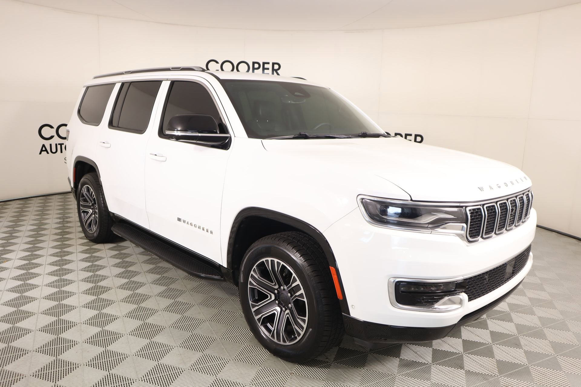 Used 2023 Jeep Wagoneer 4WD w/ Premium Group I